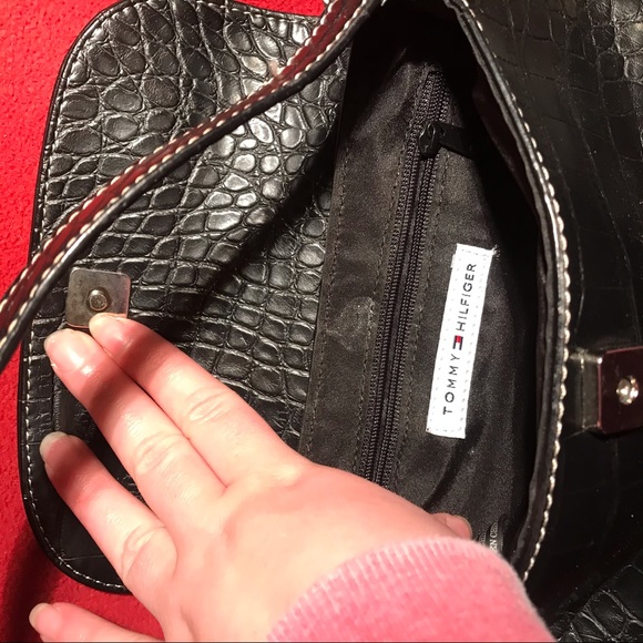 Tommy Hilfiger purse - Picture 2 of 3